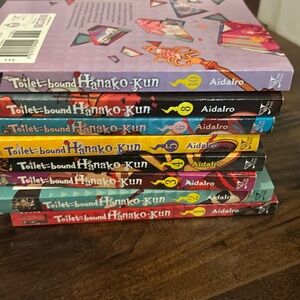 32 manga books abt 16-18 cad each regular price